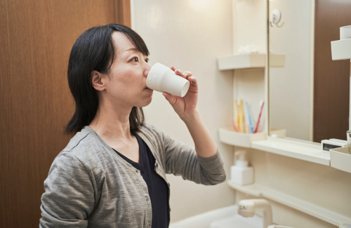 フッ素を生かす効果的な歯磨き後のゆすぎ方